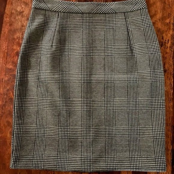 H & M Herringbone Tweed Skirt Size 4 - Picture 1 of 1